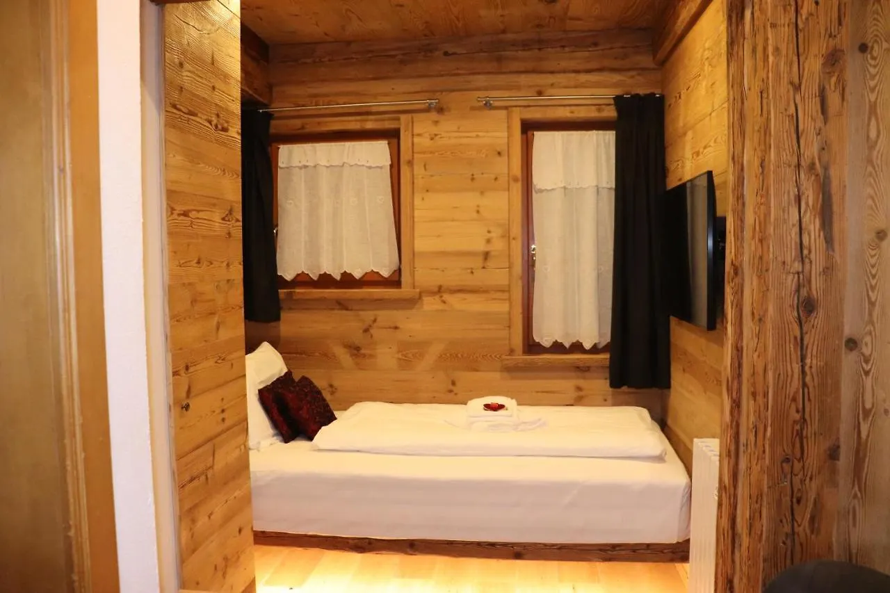 Hotel Ciasa Lorenzi Кортина-д'Ампеццо Италия
