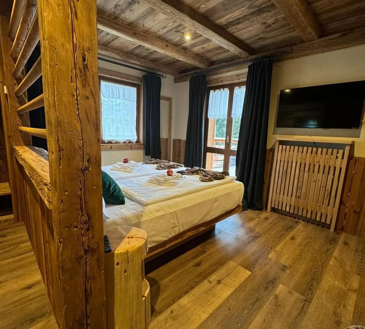 Hotel Ciasa Lorenzi Кортина-д'Ампеццо Италия
