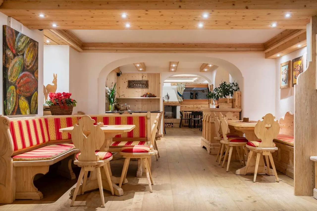 ***  Hotel Ciasa Lorenzi Кортина-д'Ампеццо Италия